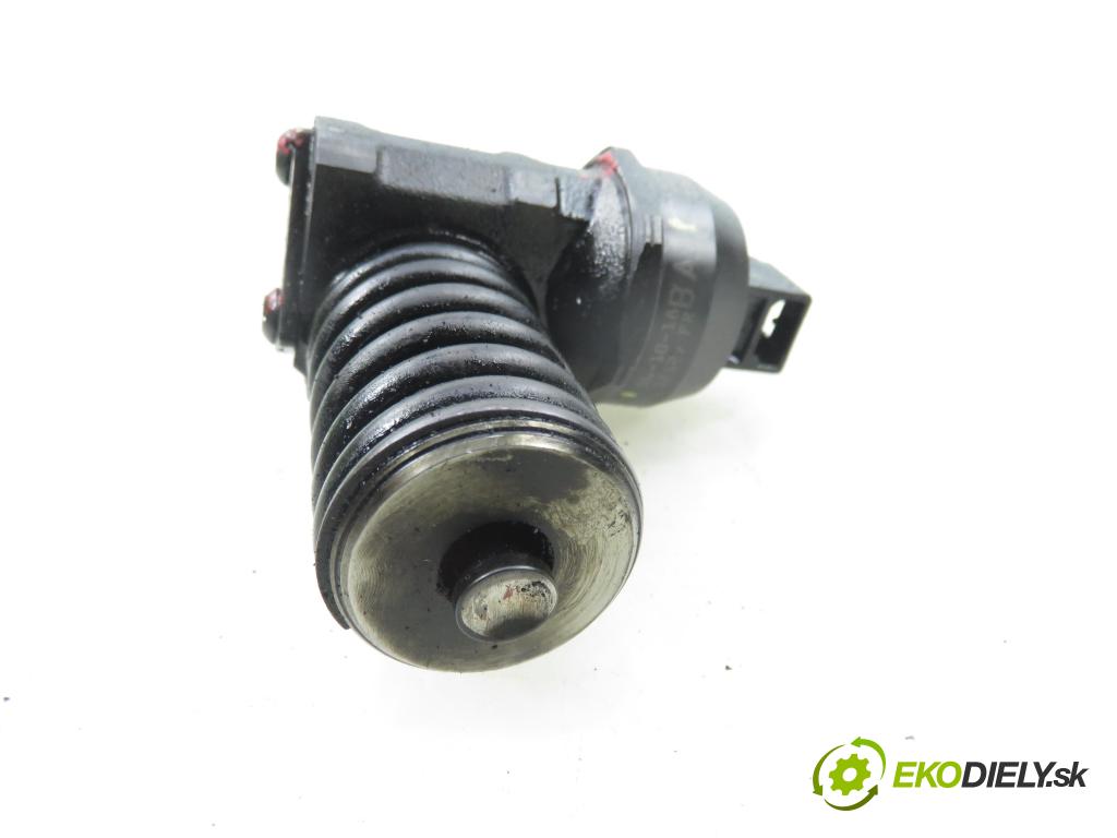 VW PASSAT B6 Variant (3C5) KOMBI 2005 77,00 1.9 TDI - BKC 1896,00 Vstrekovač 038130073AG ; 0414720215 (Vstrekovač paliva)