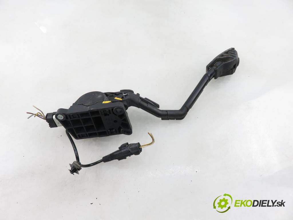 PEUGEOT 407 SW (6E_) KOMBI 2003 80,00 1.6 HDi 110 - 9HZ (DV6TED4) 1560,00 potenciometr plynového pedálu 9650341780 ; 0280755012 (Potenciometr plynového pedálu)