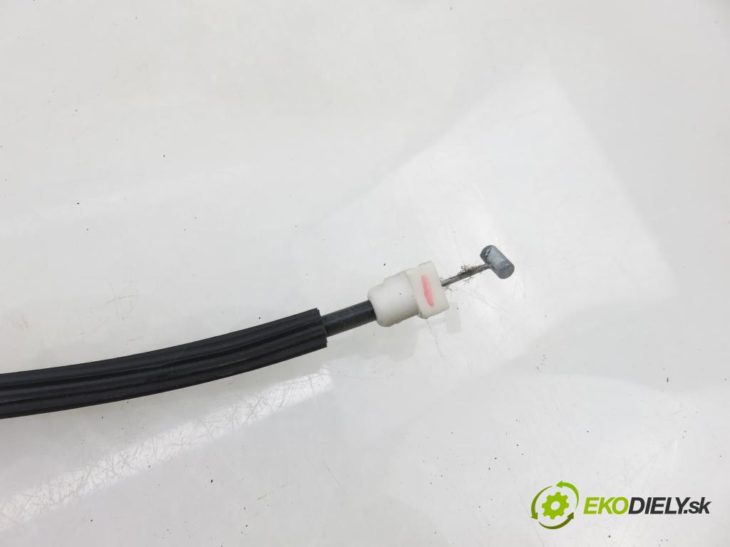 PEUGEOT 407 SW (6E_) KOMBI 2003 80,00 1.6 HDi 110 - 9HZ (DV6TED4) 1560,00 zámok 9656633080