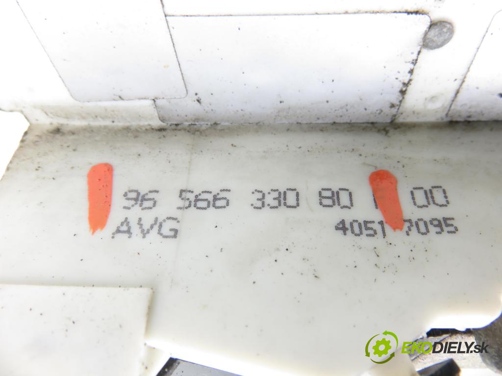 PEUGEOT 407 SW (6E_) KOMBI 2003 80,00 1.6 HDi 110 - 9HZ (DV6TED4) 1560,00 zámok 9656633080