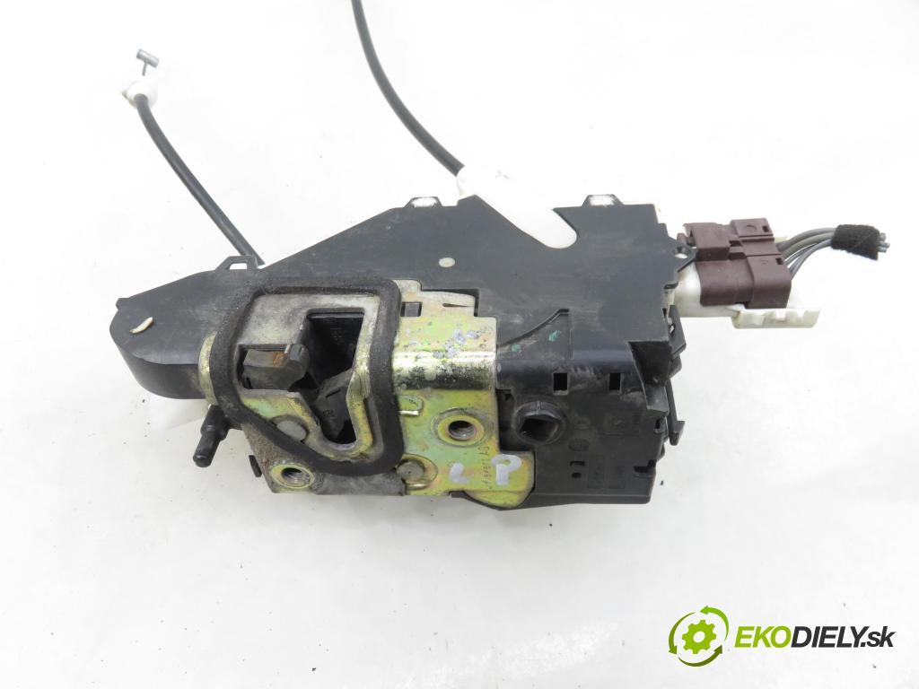 PEUGEOT 407 SW (6E_) KOMBI 2003 80,00 1.6 HDi 110 - 9HZ (DV6TED4) 1560,00 zámok 9656633080