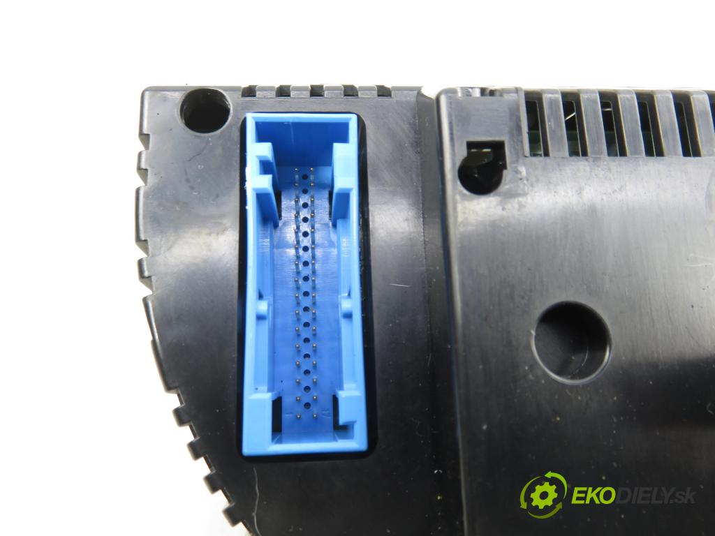 AUDI A4 (8E2, B6) SEDAN 2002 74,00 1.9 TDI PD 101 - AVB 1896,00 Prístrojovka elektrický 8E0920930R ; 0263626135