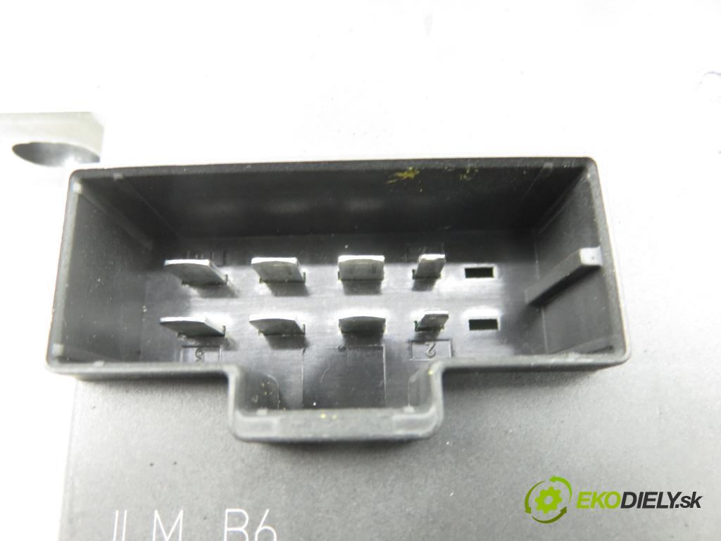 AUDI A4 (8E2, B6) SEDAN 2002 74,00 1.9 TDI PD 101 - AVB 1896,00 řídící jednotka světla 8E0907279E