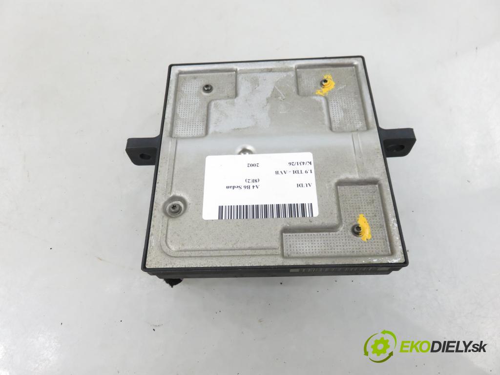 AUDI A4 (8E2, B6) SEDAN 2002 74,00 1.9 TDI PD 101 - AVB 1896,00 řídící jednotka světla 8E0907279E