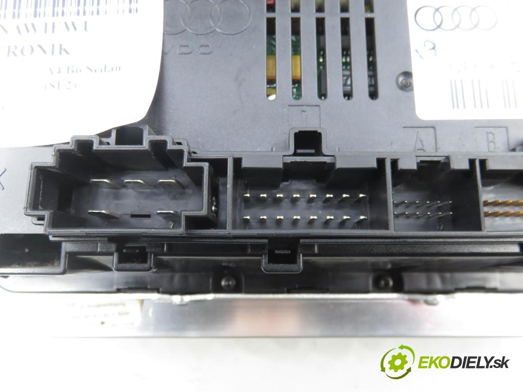 AUDI A4 (8E2, B6) SEDAN 2002 74,00 1.9 TDI PD 101 - AVB 1896,00 Panel kúrenia KLIMATRONIK 8E0820043H