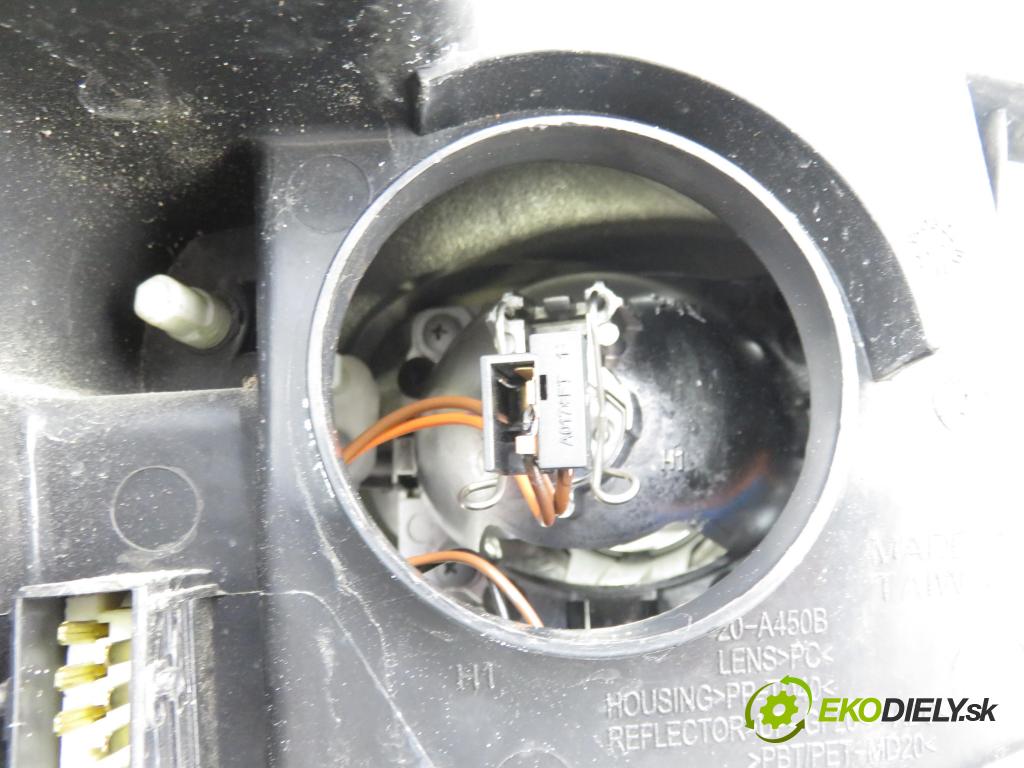 PEUGEOT 407 SW (6E_) KOMBI 2003 80,00 1.6 HDi 110 - 9HZ (DV6TED4) 1560,00 světlo LP