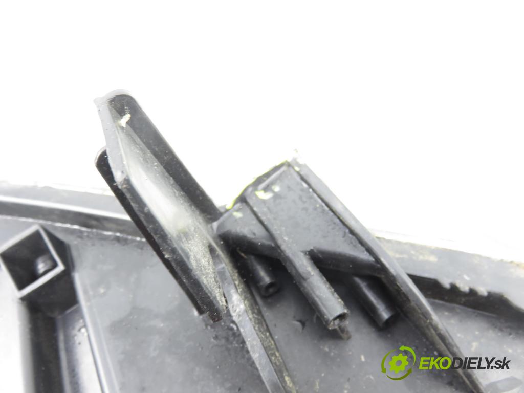 PEUGEOT 407 SW (6E_) KOMBI 2003 80,00 1.6 HDi 110 - 9HZ (DV6TED4) 1560,00 světlo LP