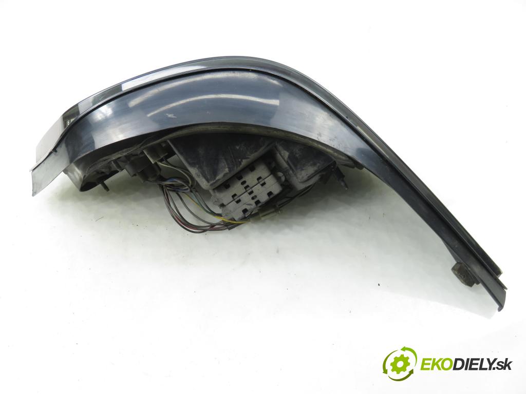 BMW 5 (E60) SEDAN 2005 0,00 530 d - M57 D30 (306D2) 2993,00 svetla