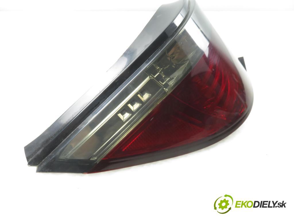 BMW 5 (E60) SEDAN 2005 0,00 530 d - M57 D30 (306D2) 2993,00 svetla