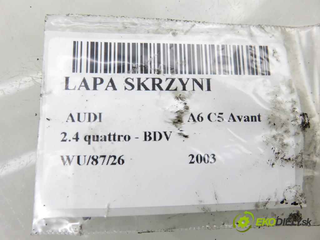 AUDI A6 Avant (4B5, C5) KOMBI 2003 125,00 2.4 quattro - BDV 2393,00 Uchytenie prevodovky 8D0399114S