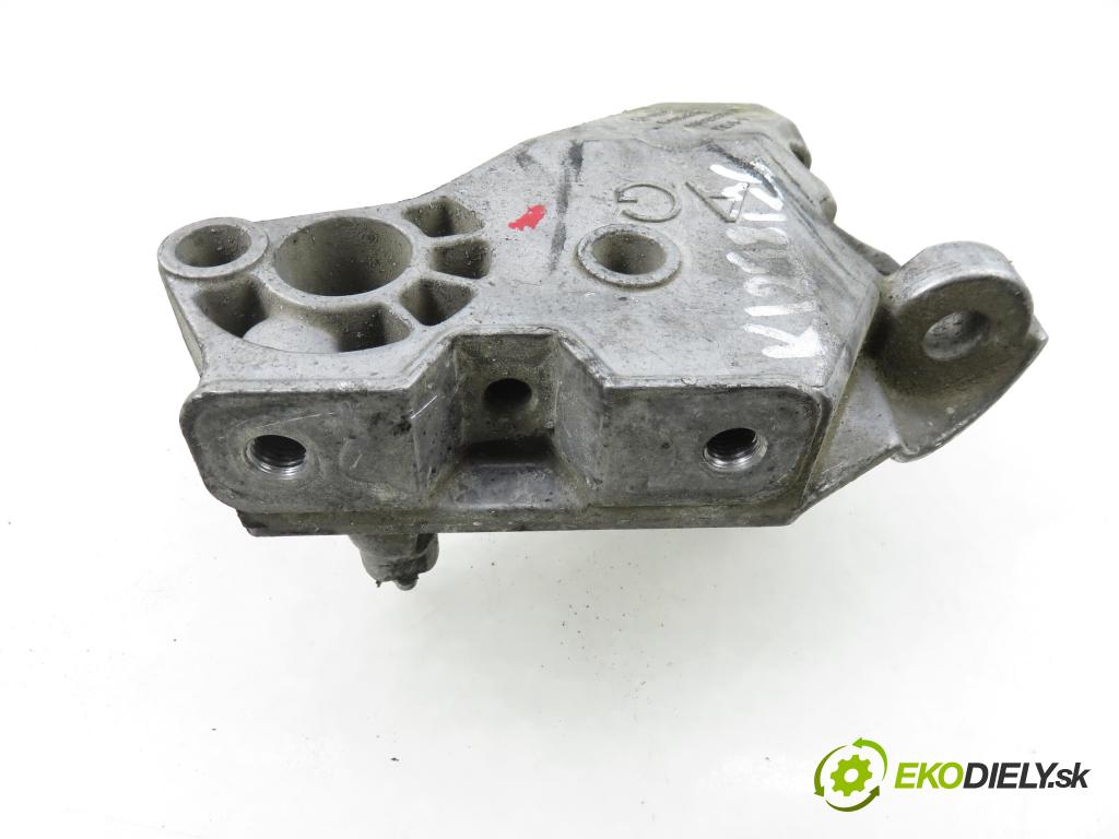 VW GOLF IV (1J1) HB 2003 74,00 1.9 TDI PD 101 - AXR 1896,00 Uchytenie Motor 038199207AG