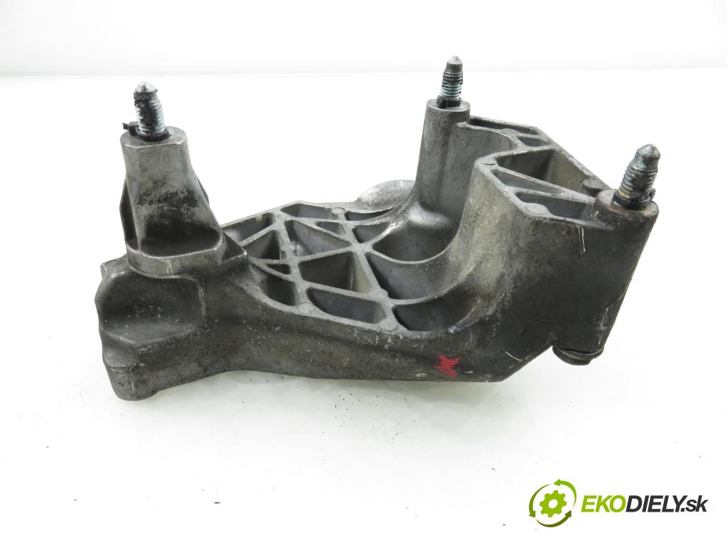 VW GOLF IV (1J1) HB 2003 74,00 1.9 TDI PD 101 - AXR 1896,00 Uchytenie Motor 038199207AG