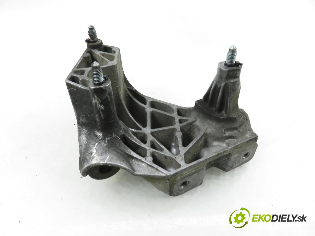 VW GOLF IV (1J1) HB 2003 74,00 1.9 TDI PD 101 - AXR 1896,00 Uchytenie Motor 038199207AG