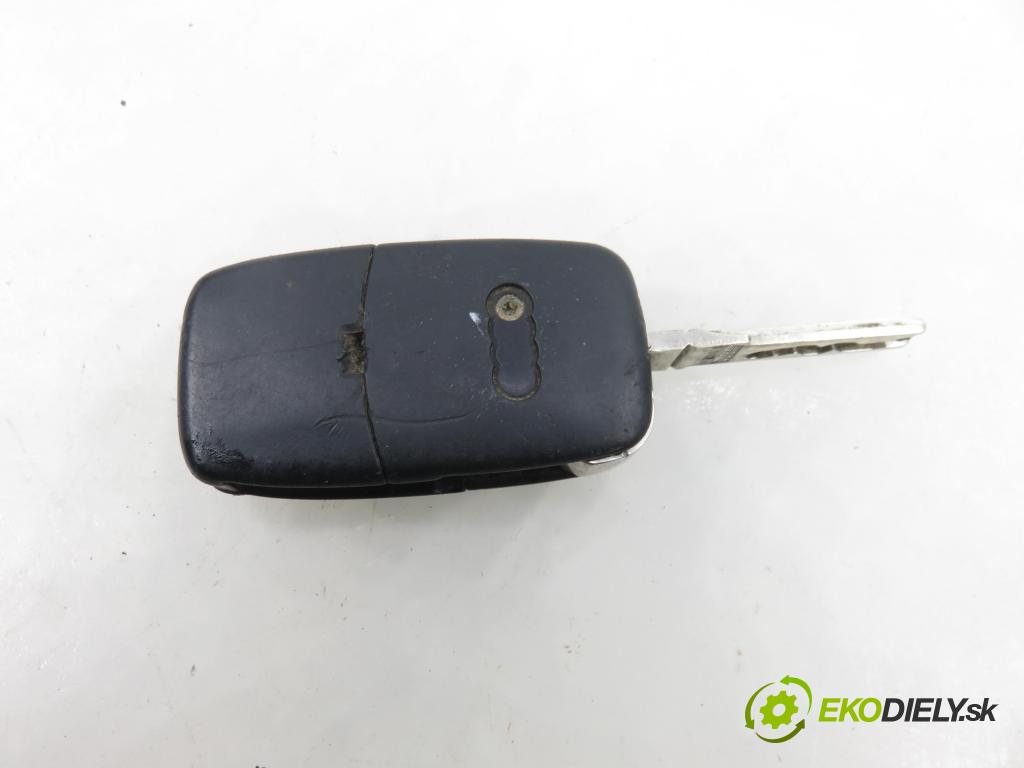 AUDI A4 (8E2, B6) SEDAN 2002 74,00 1.9 TDI PD 101 - AVB 1896,00 spinačka / zámky 4B0905851G