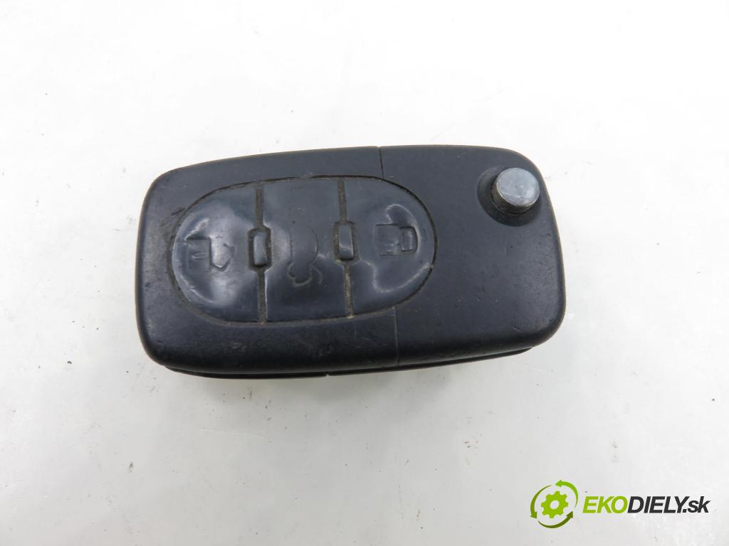 AUDI A4 (8E2, B6) SEDAN 2002 74,00 1.9 TDI PD 101 - AVB 1896,00 spinačka / zámky 4B0905851G