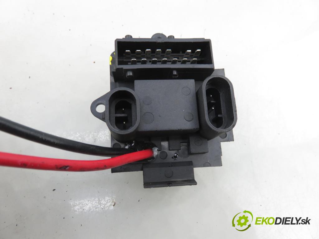 RENAULT SCENIC I (JA0/1_) MINIVAN 2000 79,00 1.6 - K4M 709 1598,00 Ventilátor vetráku