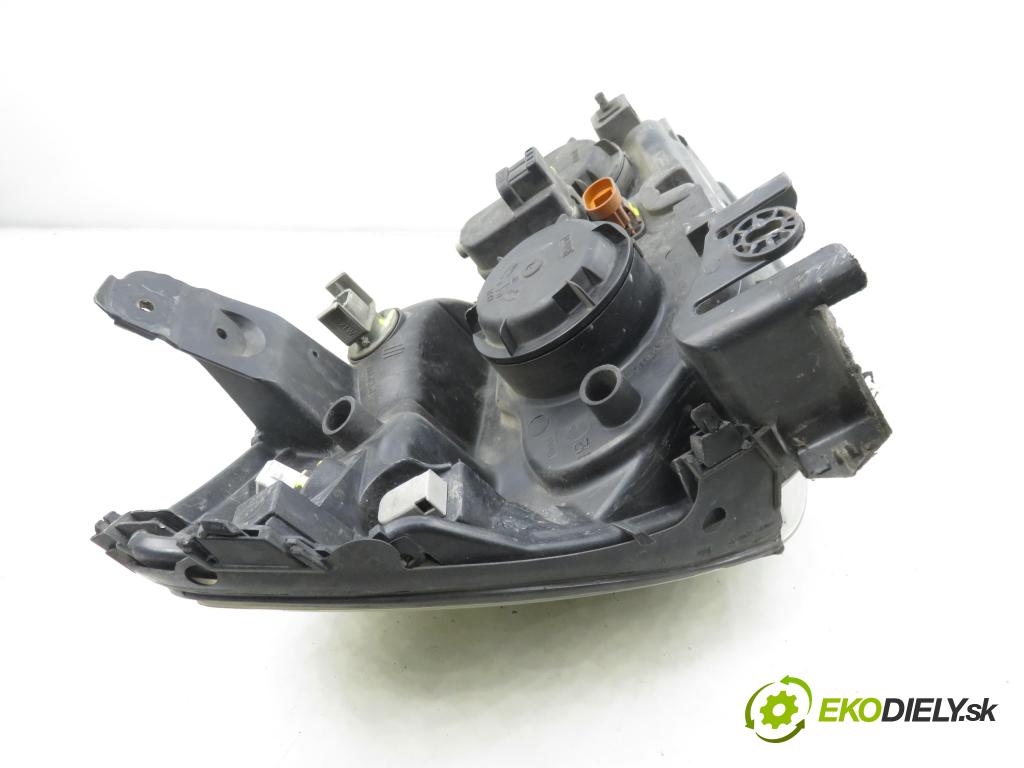 RENAULT SCENIC I (JA0/1_) MINIVAN 2000 79,00 1.6 - K4M 709 1598,00 Svetlo LP