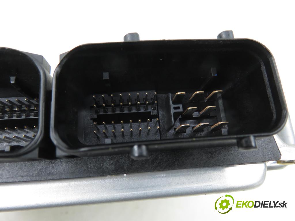 AUDI A4 (8E2, B6) SEDAN 2002 96,00 1.9 TDI PD 130 - AWX 1896,00 Riadiaca jednotka Motor 038906019JQ ; 0281011142