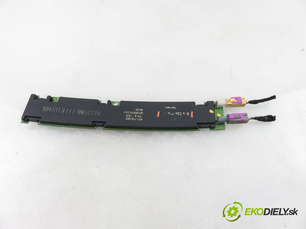 AUDI A4 (8E2, B6) SEDAN 2002 96,00 1.9 TDI PD 130 - AWX 1896,00 zesilovač Antenní: 8E5035225A (Zesilovač)