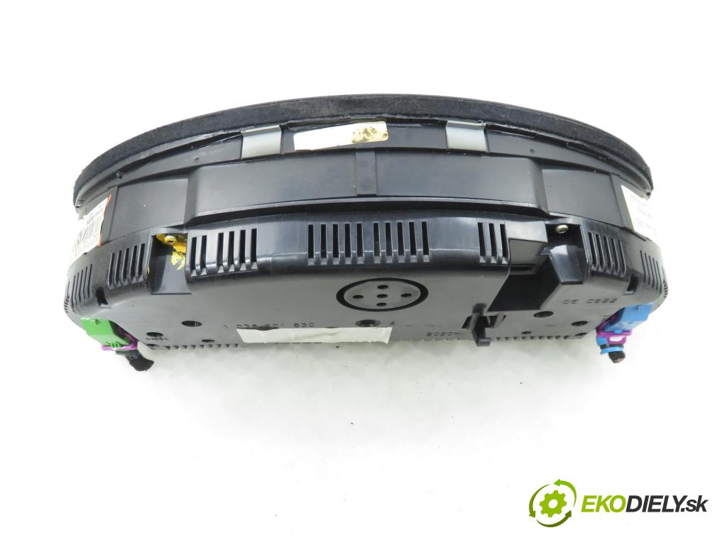 AUDI A4 (8E2, B6) SEDAN 2002 96,00 1.9 TDI PD 130 - AWX 1896,00 Prístrojovka elektrický 0263626035 ; 8E0920900K