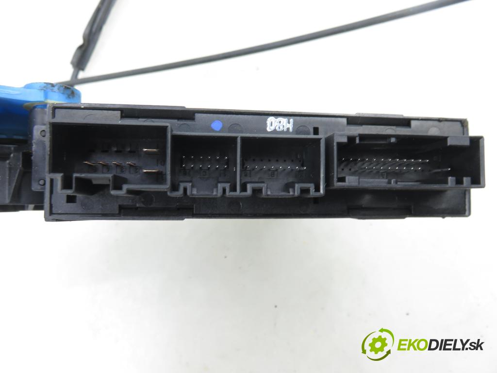 AUDI A4 (8E2, B6) SEDAN 2002 96,00 1.9 TDI PD 130 - AWX 1896,00 Mechanizmus okien 8E1959801B