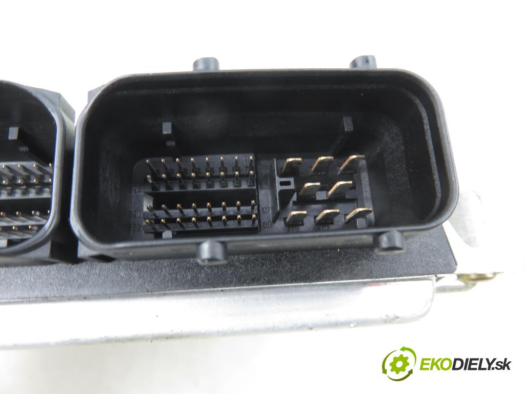 AUDI A4 (8E2, B6) SEDAN 2002 74,00 1.9 TDI PD 101 - AVB 1896,00 Riadiaca jednotka Motor 038906019JP ; 0281011141