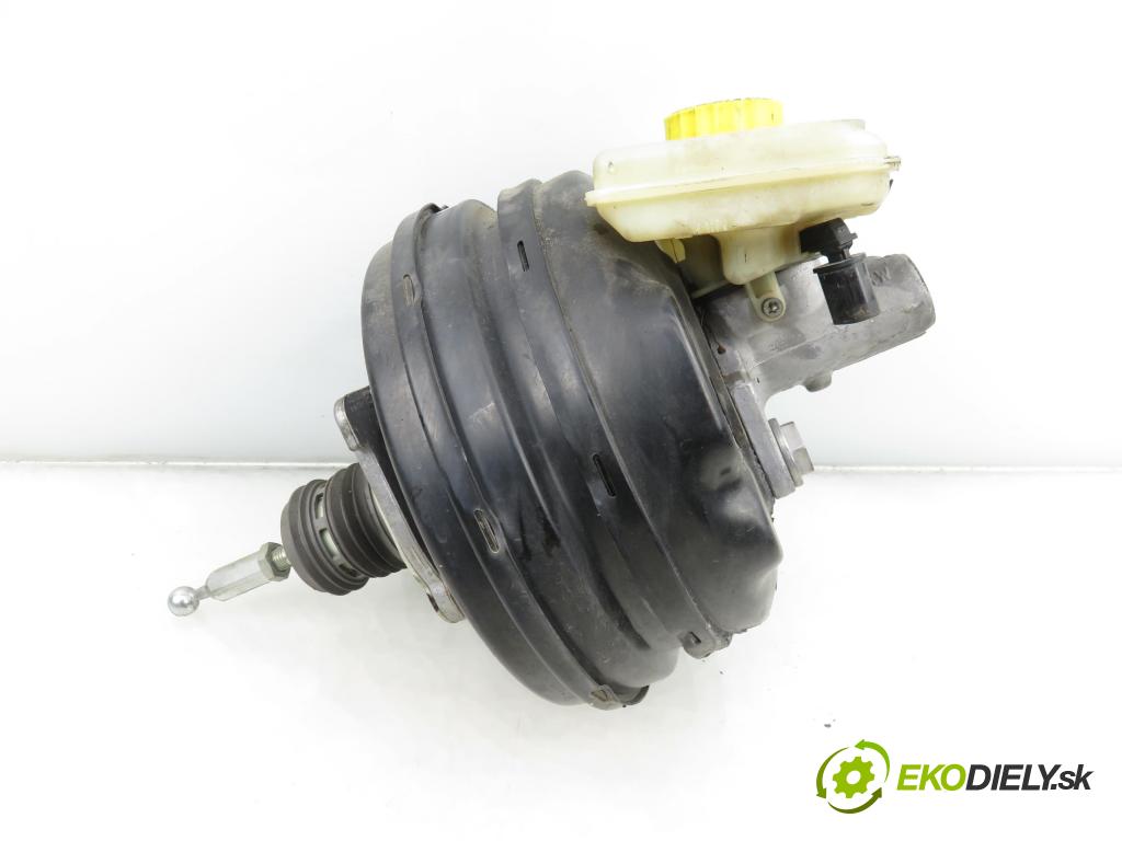 AUDI A4 (8E2, B6) SEDAN 2002 96,00 1.9 TDI PD 130 - AWX 1896,00 posilovač 8E0612105M (Servočerpadlo)