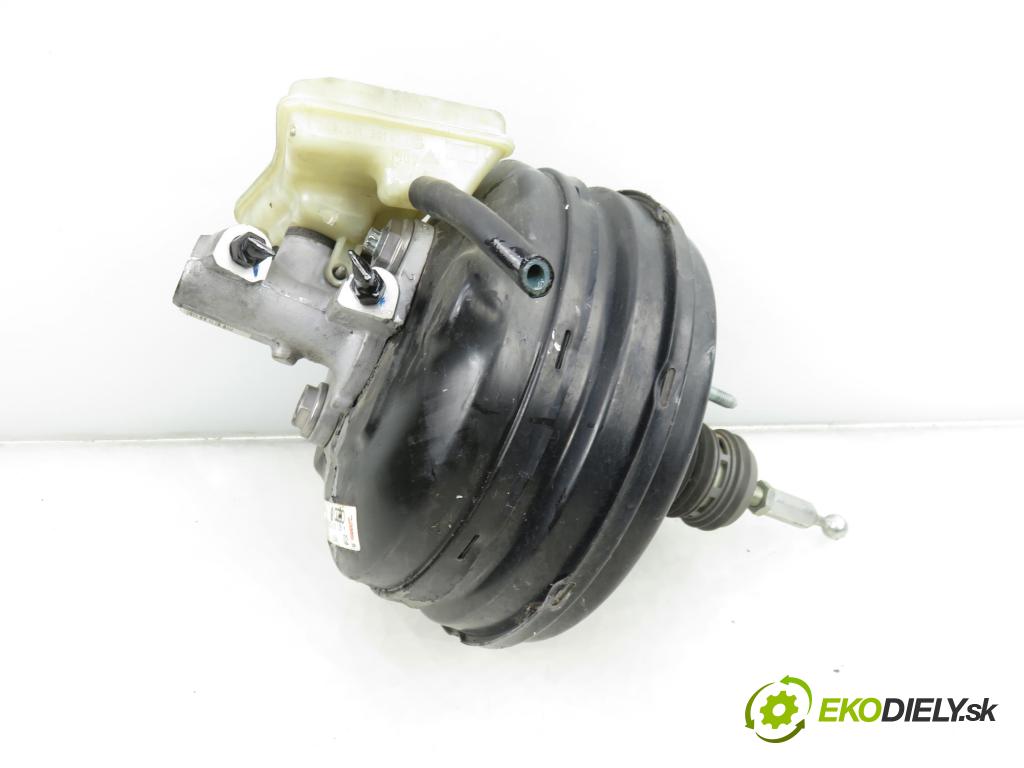 AUDI A4 (8E2, B6) SEDAN 2002 96,00 1.9 TDI PD 130 - AWX 1896,00 posilovač 8E0612105M (Servočerpadlo)