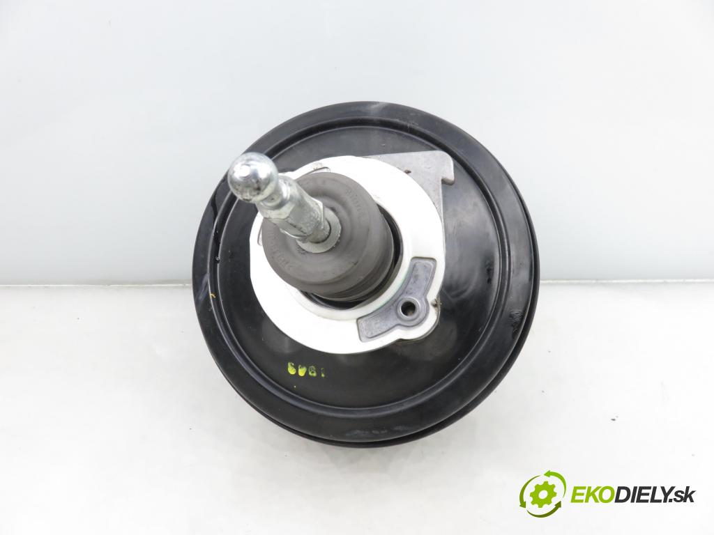 AUDI A4 (8E2, B6) SEDAN 2002 96,00 1.9 TDI PD 130 - AWX 1896,00 posilovač 8E0612105M (Servočerpadlo)