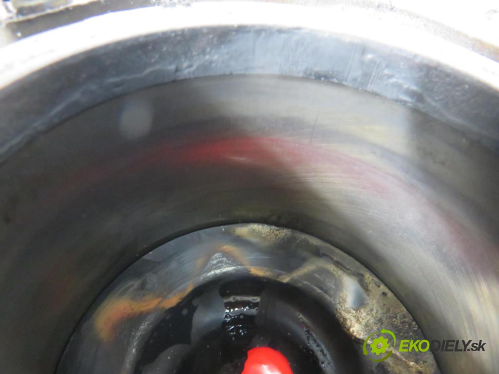 PEUGEOT 308 SW II KOMBI 2015 73,00 1.6 BlueHDi 100 - BHY (DV6FD) 1560,00 blok Motor 8H02 (Blok motora)