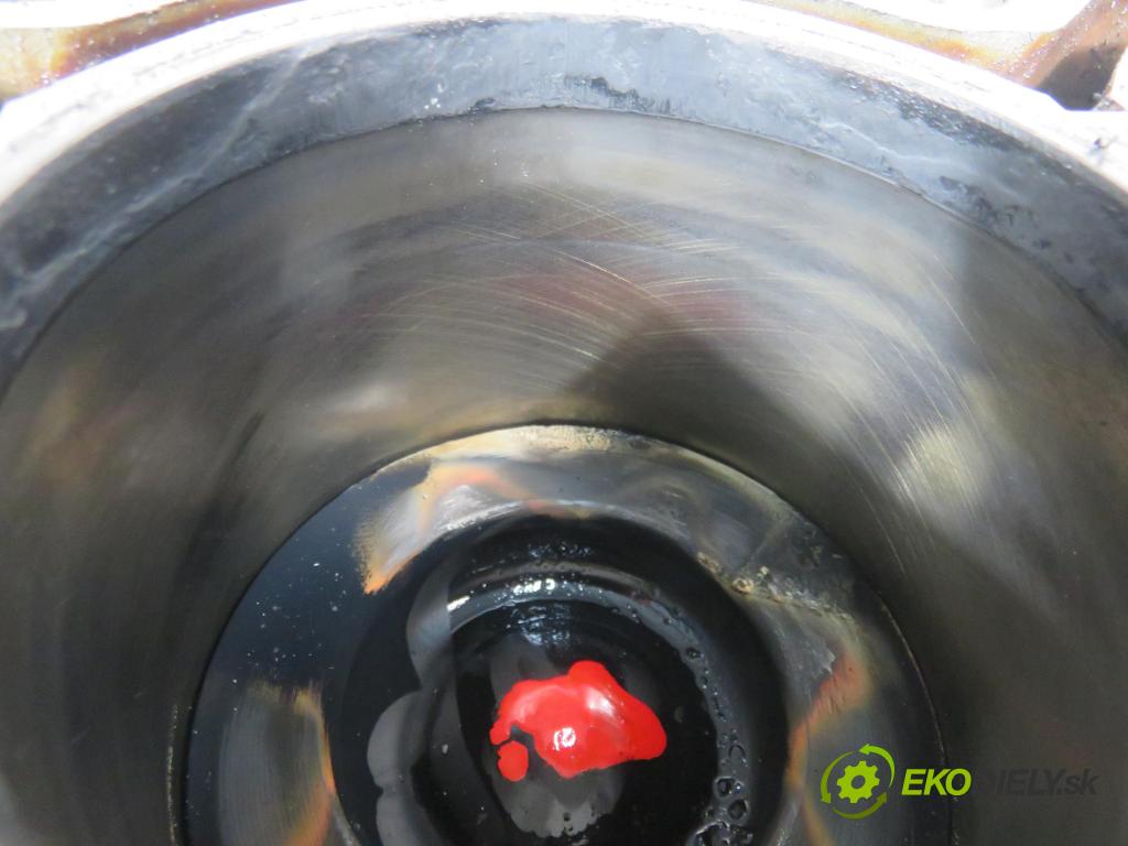 PEUGEOT 308 SW II KOMBI 2015 73,00 1.6 BlueHDi 100 - BHY (DV6FD) 1560,00 blok Motor 8H02 (Blok motora)