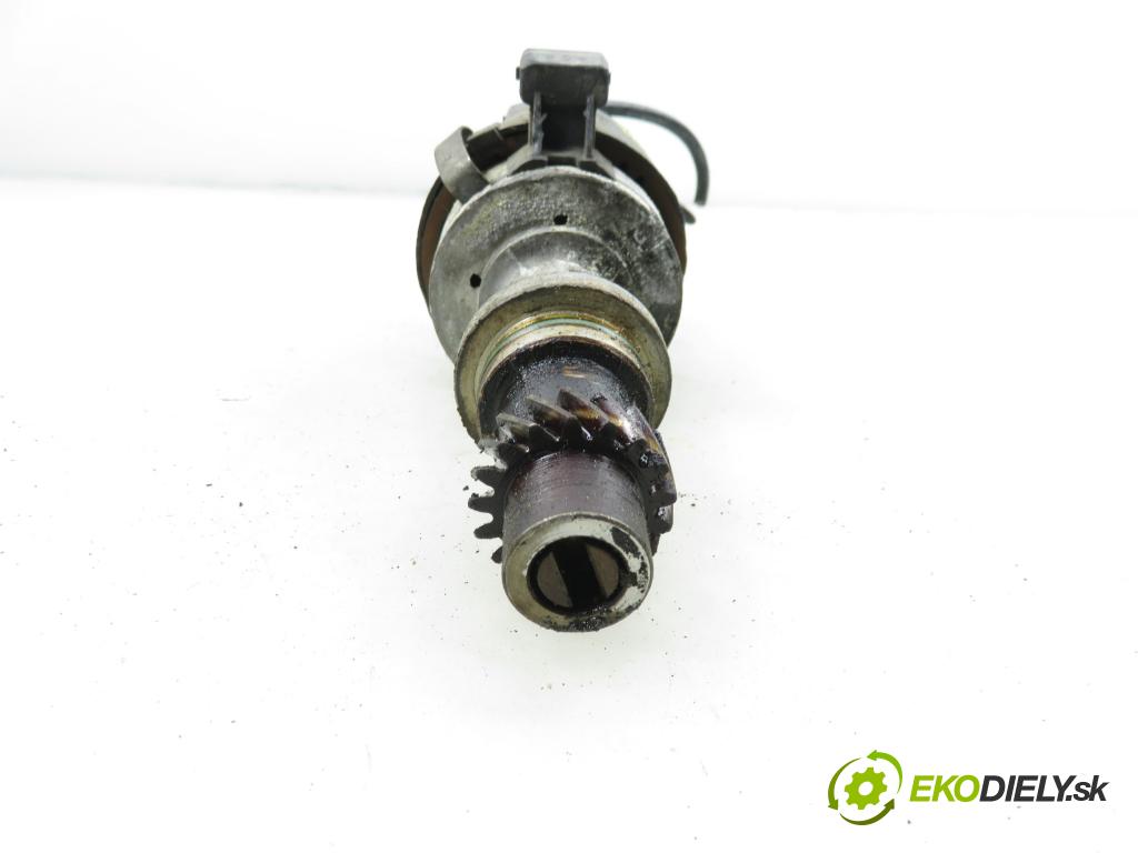 AUDI A4 (8D2, B5) SEDAN 1995 74,00 1.6 8V 100 - ADP 1595,00 rozdělovač ZAPALOVÁNÍ