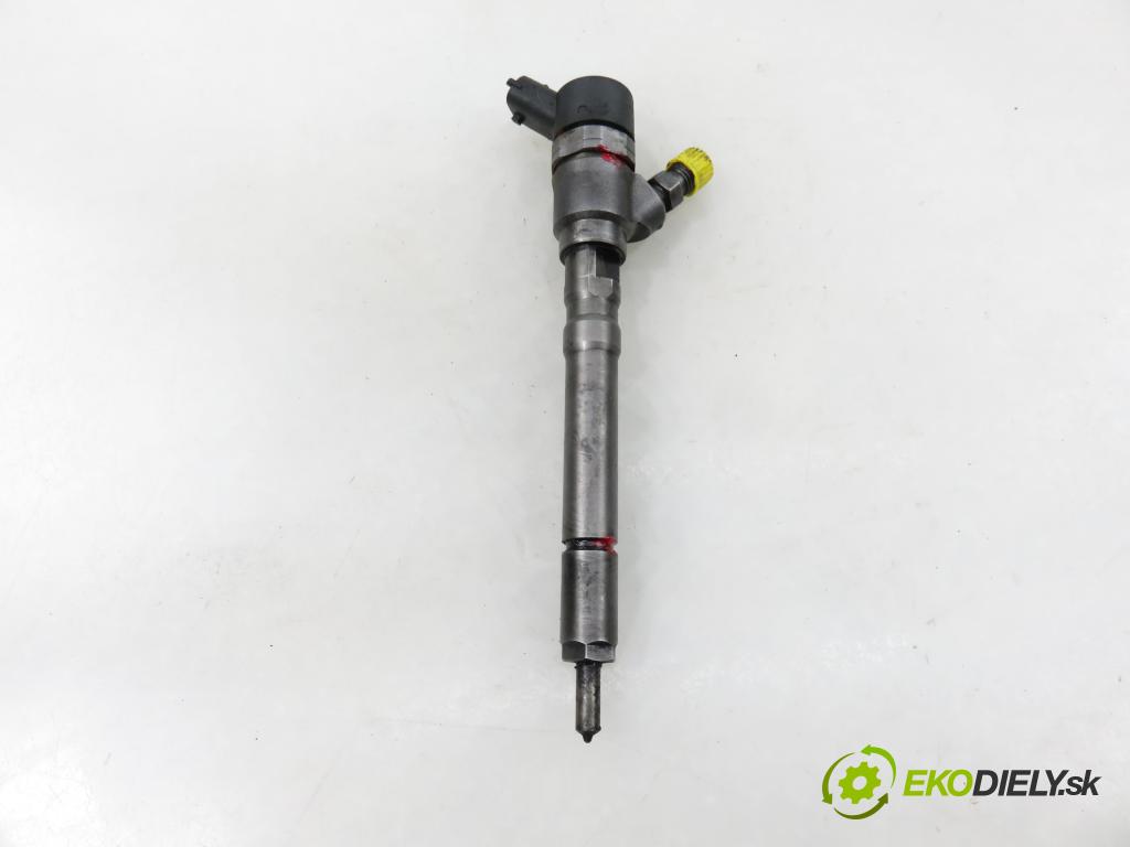 HYUNDAI SANTA FÉ I (SM) SUV 2004 83,00 2.0 CRDi 4x4 113 - D4EA 1991,00 vstrekovač 3380027010 ; 0445110064 (Vstrekovač paliva)