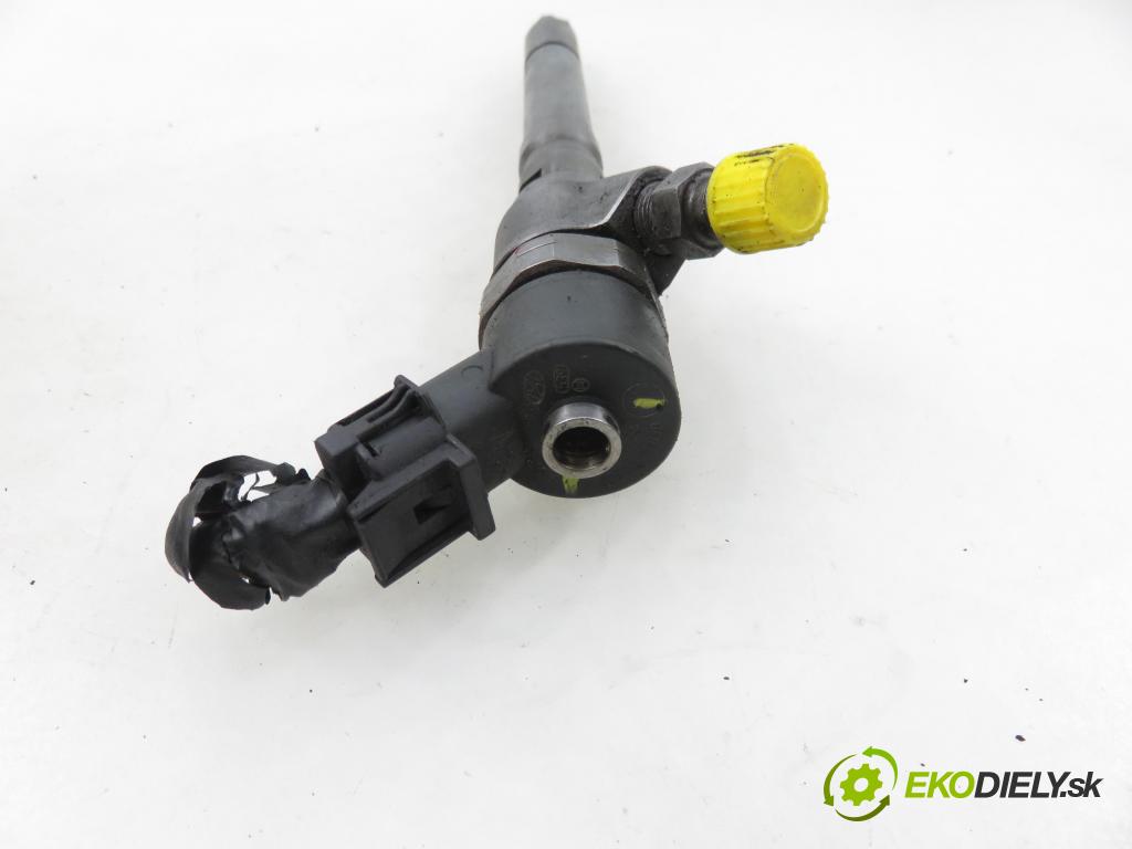 HYUNDAI SANTA FÉ I (SM) SUV 2004 83,00 2.0 CRDi 4x4 113 - D4EA 1991,00 vstrekovač 3380027010 ; 0445110064 (Vstrekovač paliva)