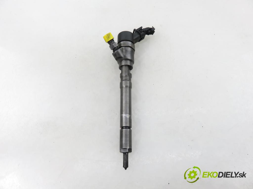 HYUNDAI SANTA FÉ I (SM) SUV 2004 83,00 2.0 CRDi 4x4 113 - D4EA 1991,00 vstrekovač 3380027010 ; 0445110064 (Vstrekovač paliva)