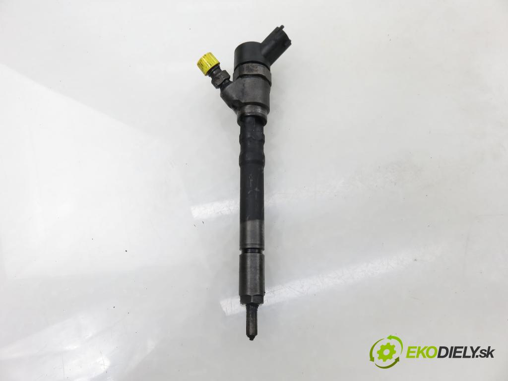 HYUNDAI SANTA FÉ I (SM) SUV 2004 83,00 2.0 CRDi 4x4 113 - D4EA 1991,00 vstrekovač 3380027900 ; 0445110126 (Vstrekovač paliva)