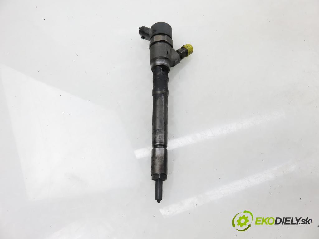 HYUNDAI SANTA FÉ I (SM) SUV 2004 83,00 2.0 CRDi 4x4 113 - D4EA 1991,00 vstrekovač 3380027900 ; 0445110126 (Vstrekovač paliva)