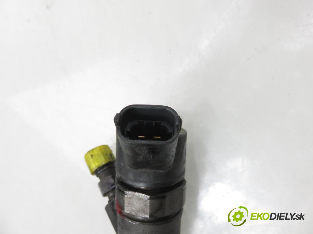 HYUNDAI SANTA FÉ I (SM) SUV 2004 83,00 2.0 CRDi 4x4 113 - D4EA 1991,00 vstrekovač 3380027900 ; 0445110126 (Vstrekovač paliva)