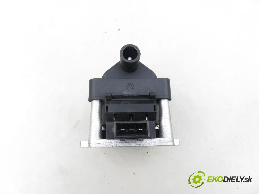 VW POLO (6N1) HB 1997 44,00 1.4 60 1390,00 Cievka zapaľovacia