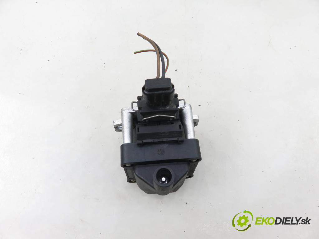 VW POLO (6N1) HB 1997 44,00 1.4 60 1390,00 Cievka zapaľovacia