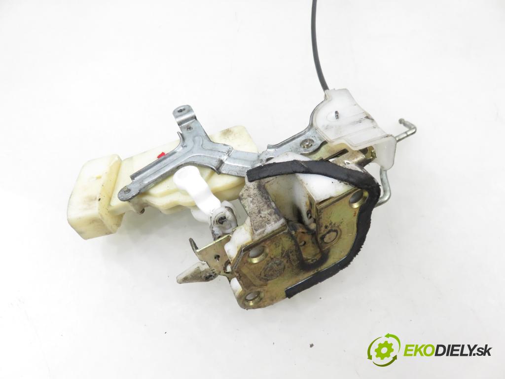 TOYOTA YARIS (_P1_) HB 2002 64,00 1.3 VVTi 87 - 2SZ-FE 1298,00 zámok