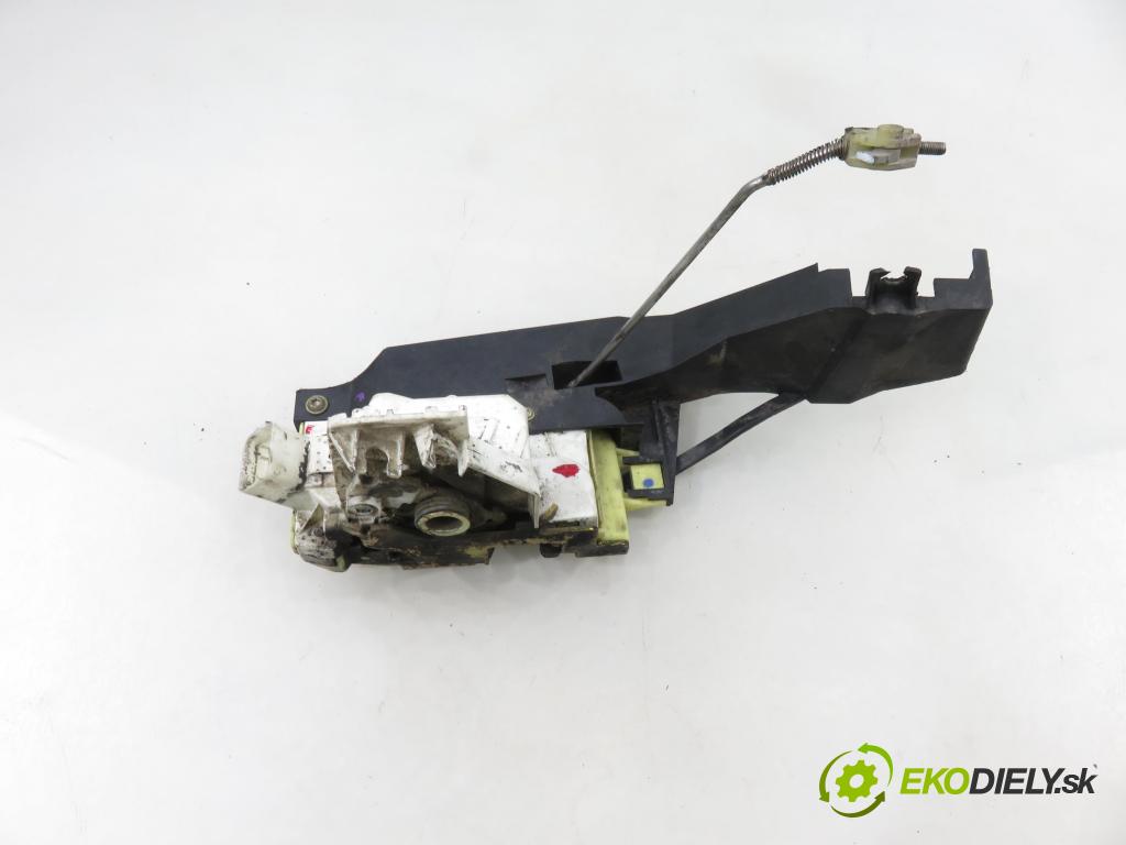 FORD FOCUS Turnier (DNW) KOMBI 2001 74,00 1.6 16V - FYDC 1596,00 zámok XS41A21812CF