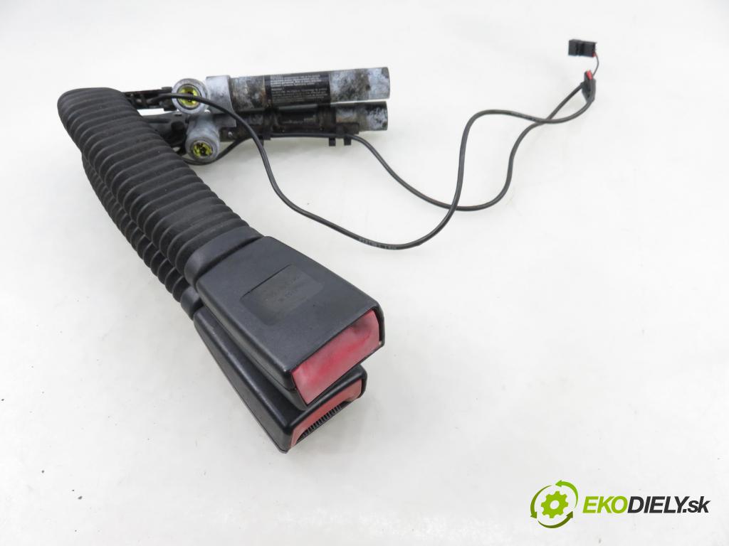 BMW 5 (E60) SEDAN 2005 0,00 530 d - M57 D30 (306D2) 2993,00 zapínače pásov predný 7210887 ; 7065848