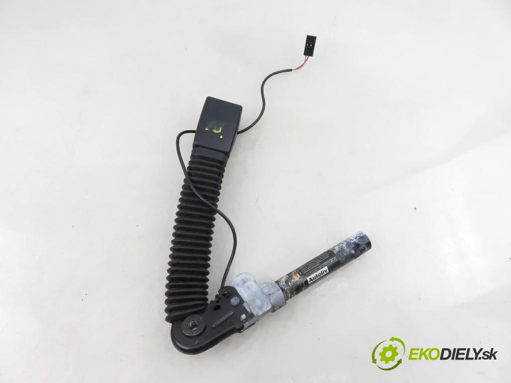 BMW 5 (E60) SEDAN 2005 0,00 530 d - M57 D30 (306D2) 2993,00 zapínače pásov predný 7210887 ; 7065848