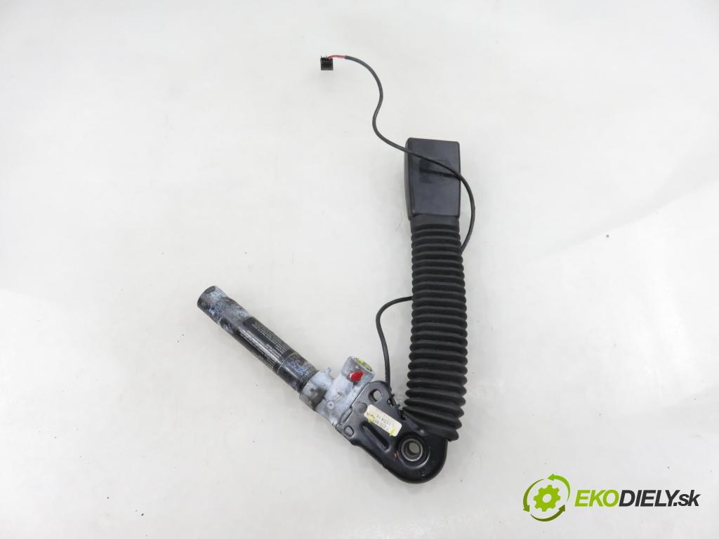 BMW 5 (E60) SEDAN 2005 0,00 530 d - M57 D30 (306D2) 2993,00 zapínače pásov predný 7210887 ; 7065848