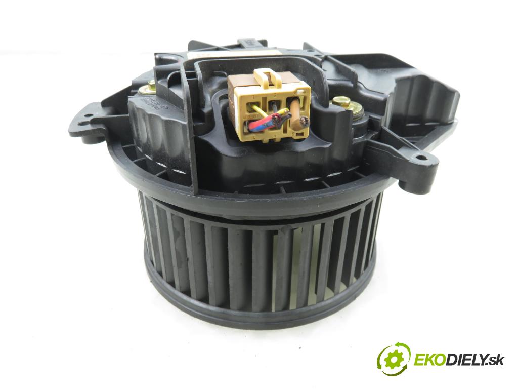 AUDI A4 (8E2, B6) SEDAN 2002 74,00 1.9 TDI PD 101 - AVB 1896,00 Ventilátor vetráku 8E1820021B ; 663000U