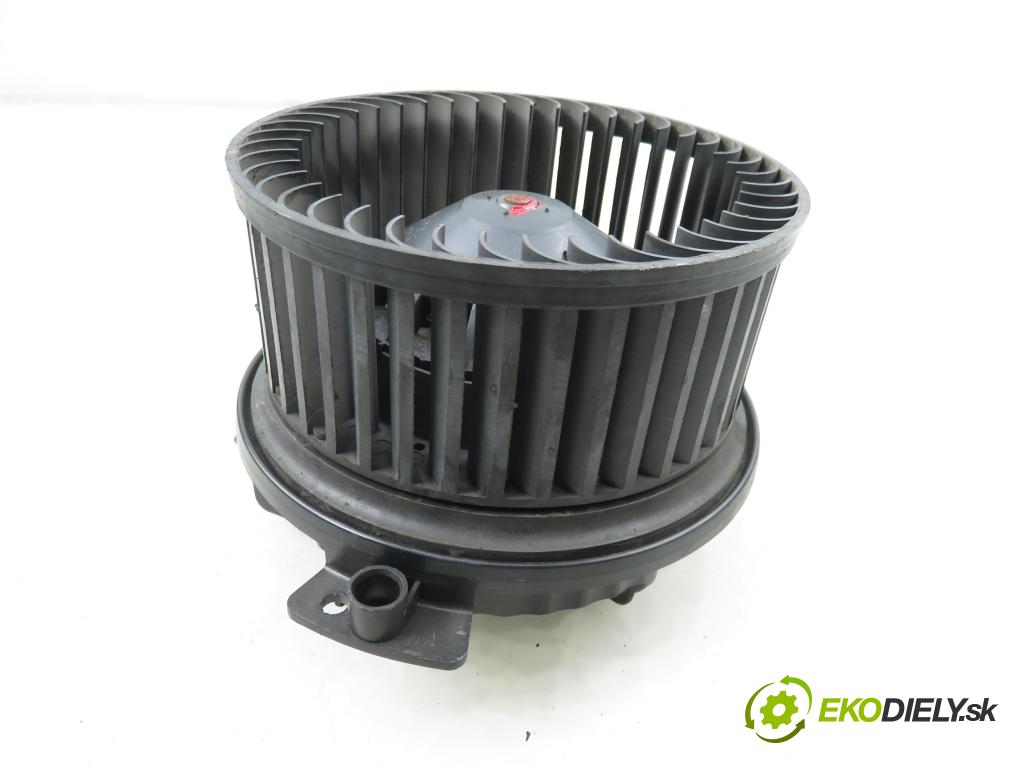 AUDI A4 (8E2, B6) SEDAN 2002 74,00 1.9 TDI PD 101 - AVB 1896,00 Ventilátor vetráku 8E1820021B ; 663000U