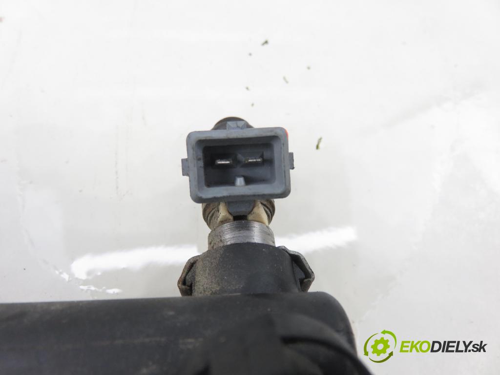 RENAULT SCENIC I (JA0/1_) MINIVAN 2000 79,00 1.6 - K4M 709 1598,00 Lišta vstrekovacia 7700112519 ; IWP026 (Vstrekovacia lišta)