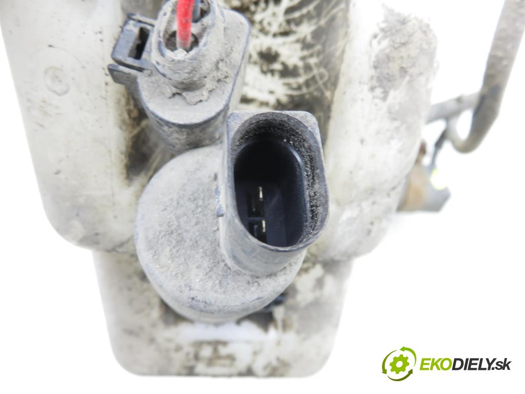 MITSUBISHI OUTLANDER II (CW_W) SUV 2008 125,00 2.4 MIVEC 4WD (CW5W) - 4B12 2360,00 Nádržka ostrekovačov  (Kľučka dverí ostatné)