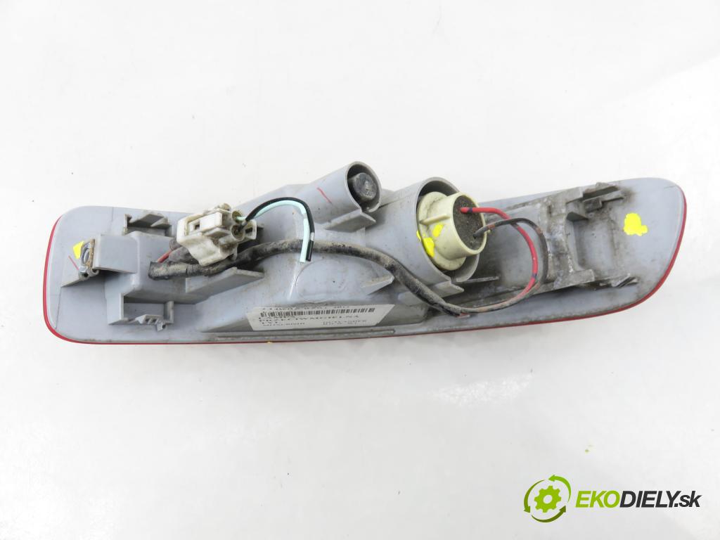 MITSUBISHI OUTLANDER II (CW_W) SUV 2008 125,00 2.4 MIVEC 4WD (CW5W) - 4B12 2360,00 Svetlo hmlové zadné A048333